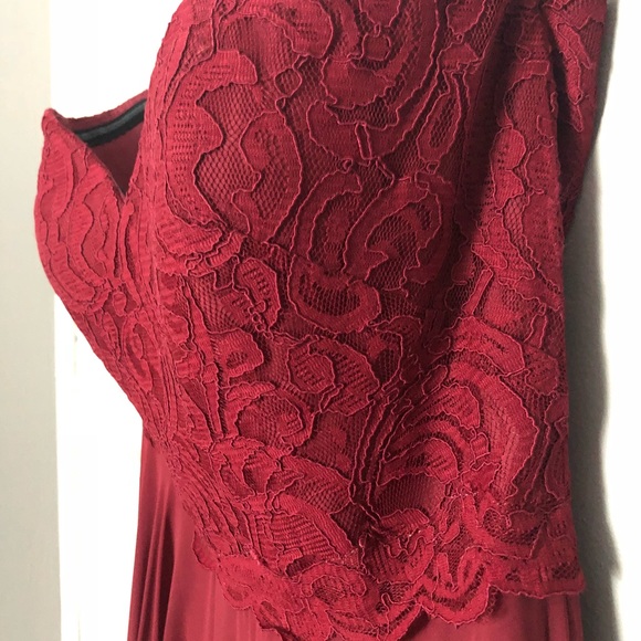 Formal Winter Gown! Size 6 NEVER WORN OR ALTERED - Picture 8 of 8